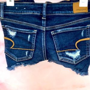 SIZE 2 AMERICAN EAGLE SHORTS 😄